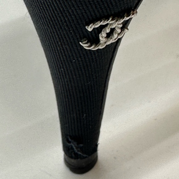 SOLD-CHANEL Crystal Bow pumps G30561 Size 9. - Picture 5 of 14